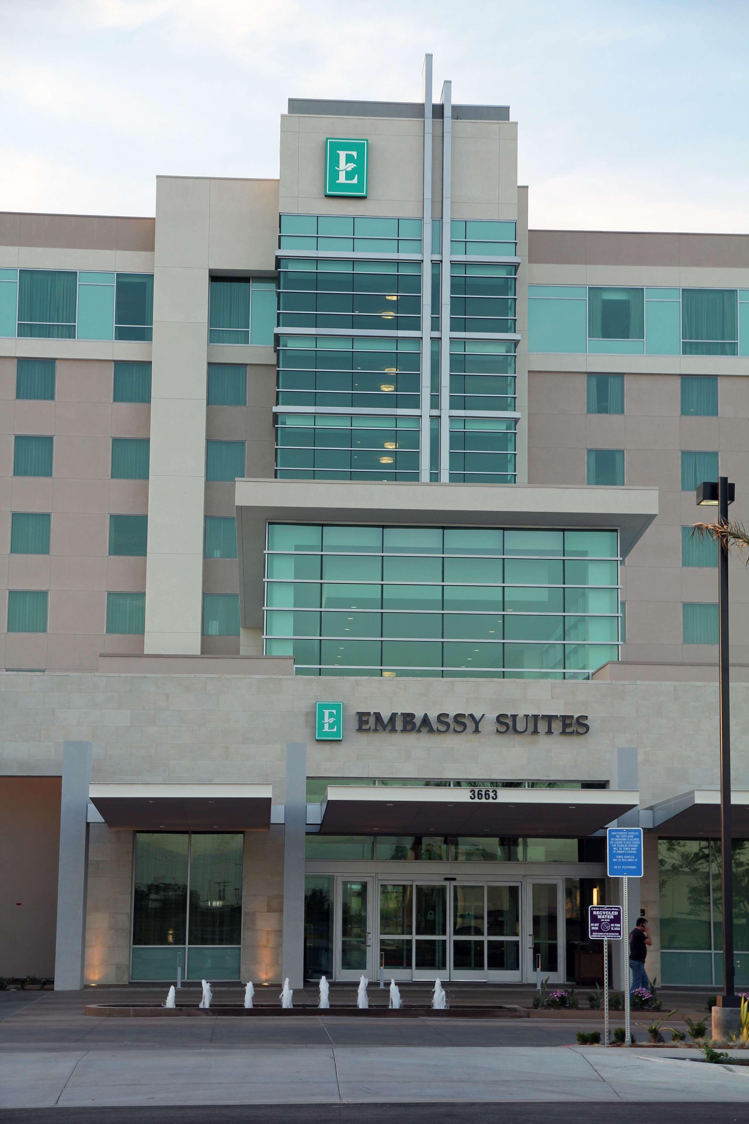Embassy Suites Ontario - Airport Esterno foto