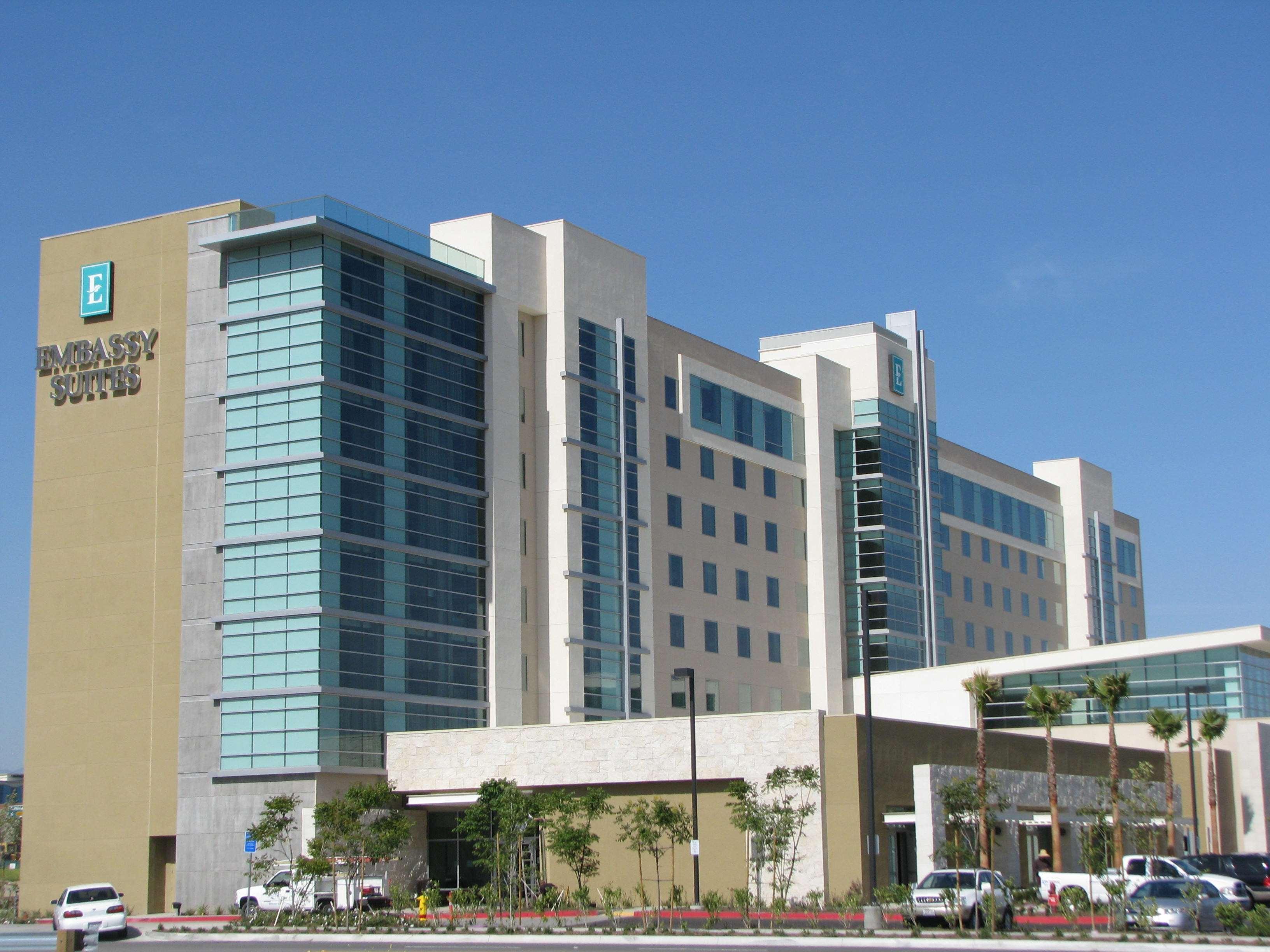 Embassy Suites Ontario - Airport Esterno foto