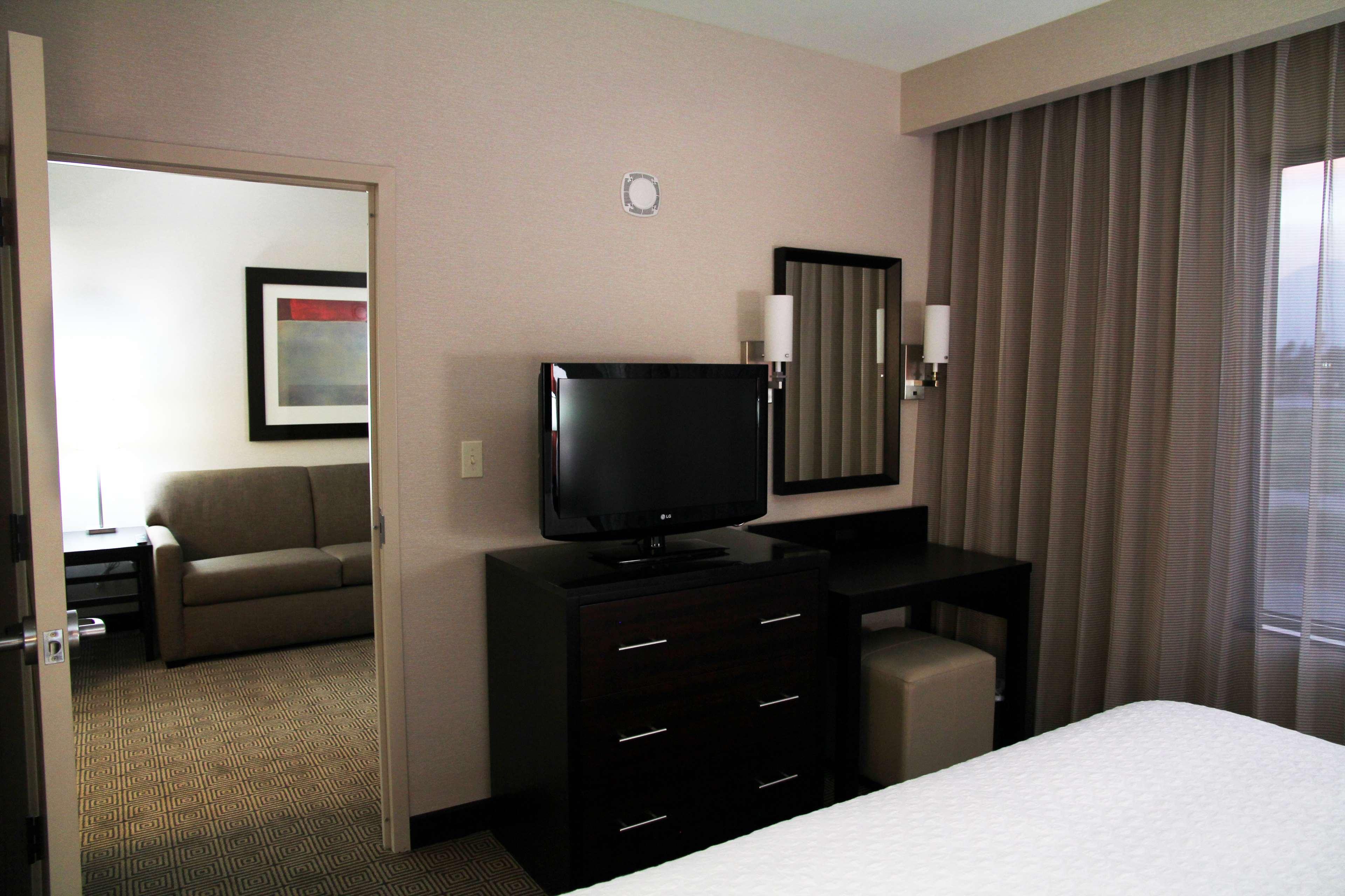 Embassy Suites Ontario - Airport Camera foto