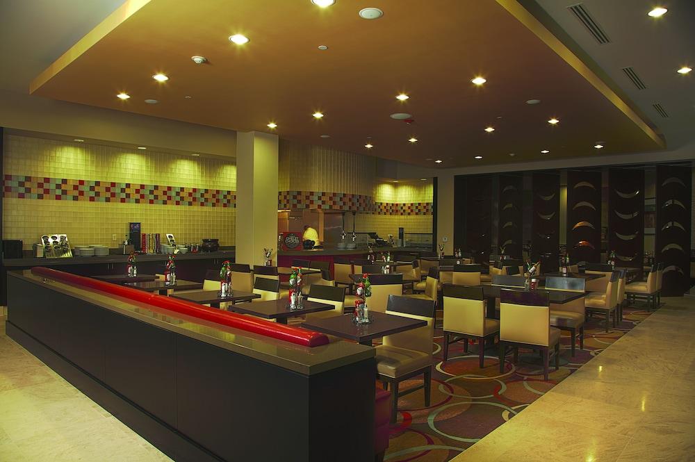 Embassy Suites Ontario - Airport Esterno foto
