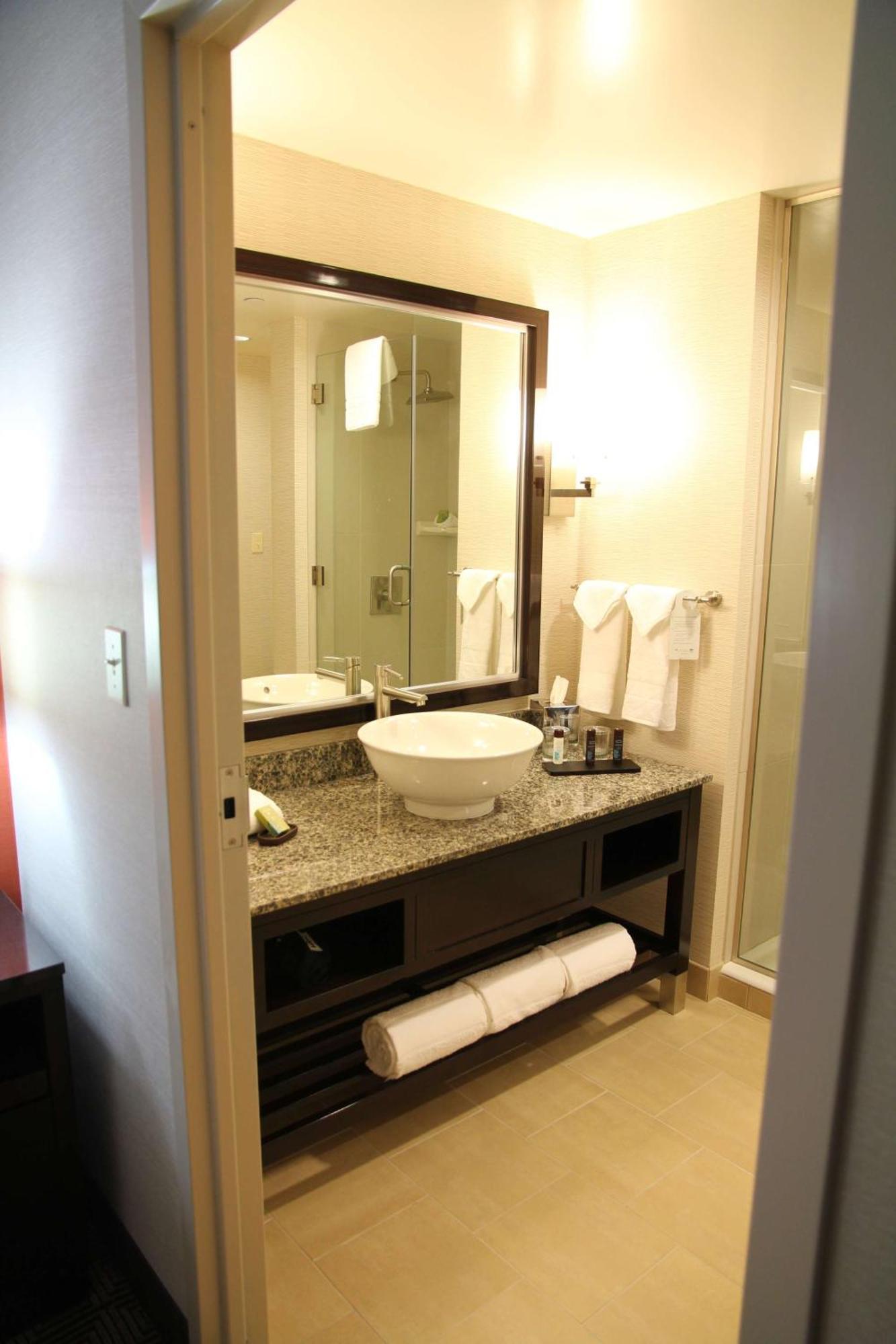 Embassy Suites Ontario - Airport Esterno foto