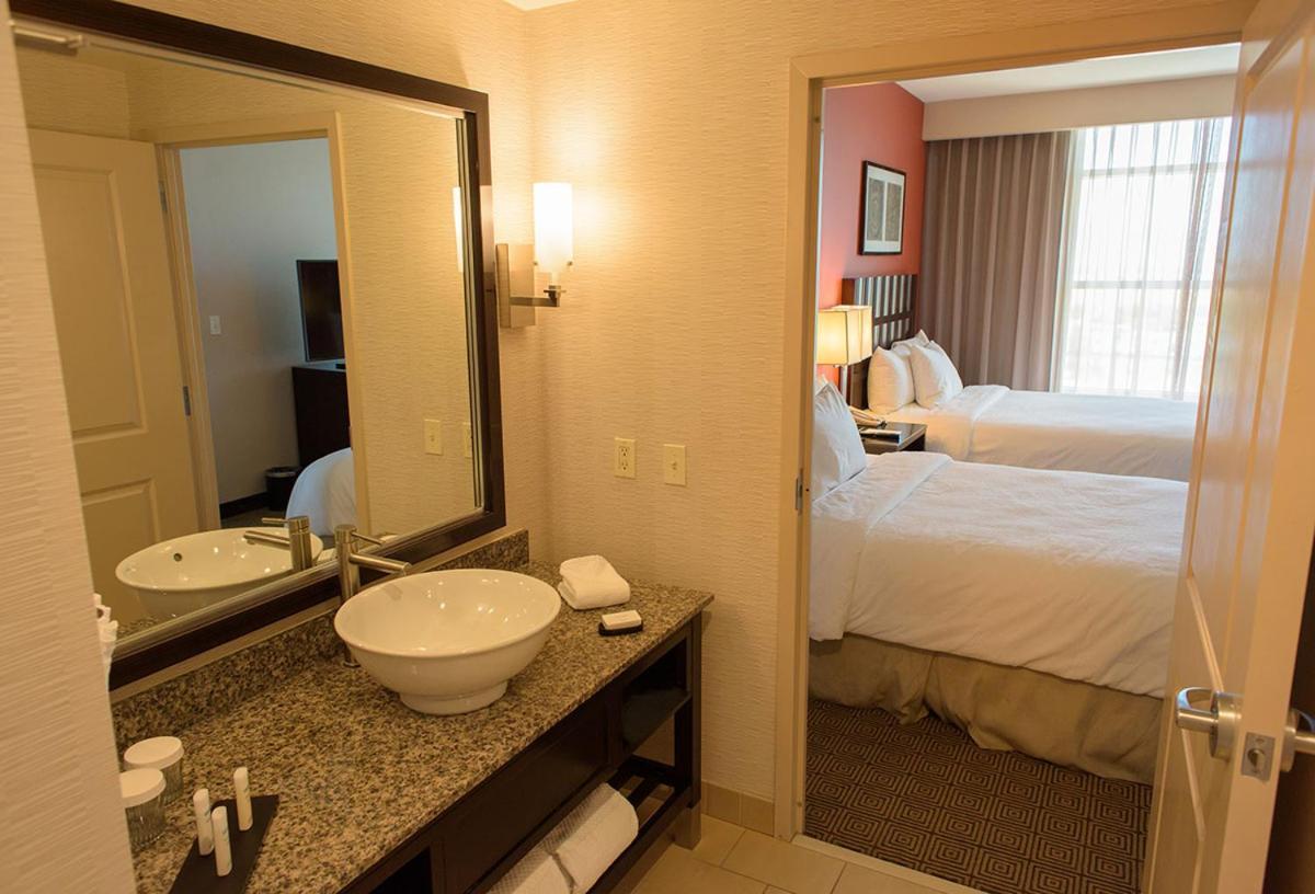 Embassy Suites Ontario - Airport Esterno foto