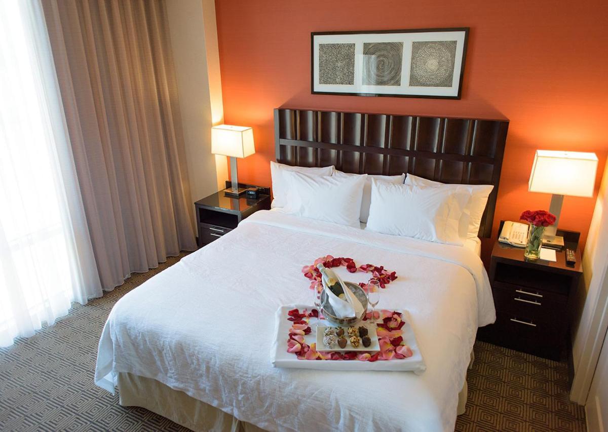 Embassy Suites Ontario - Airport Esterno foto